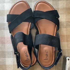 ♥️♥️♥️ BEAUTIFUL GENTLY USED GIRLS SANDALS WITH VELCRO FASTENERS!😍😍